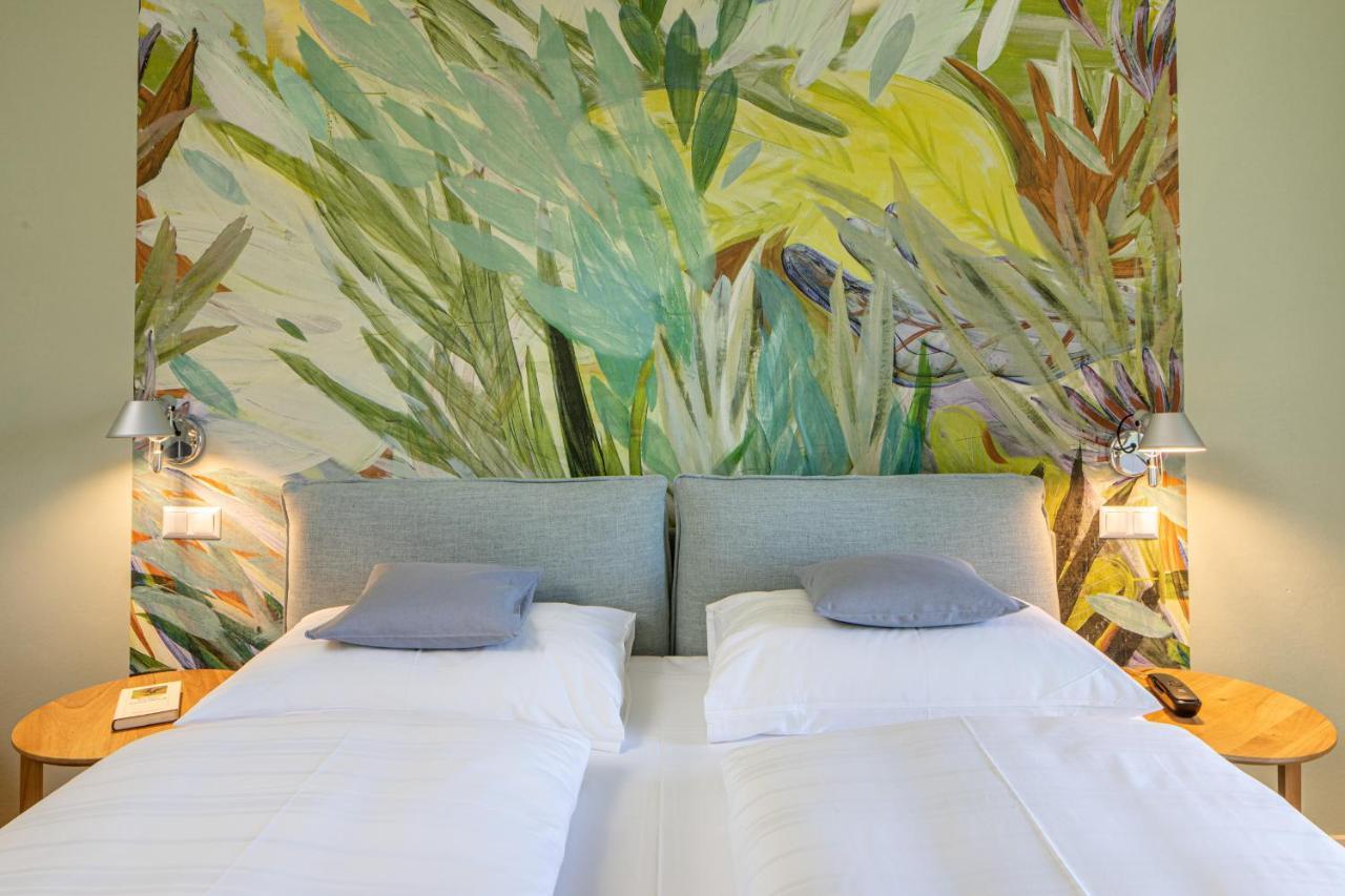 Seehotel Hubertushof Velden am Worthersee Bagian luar foto