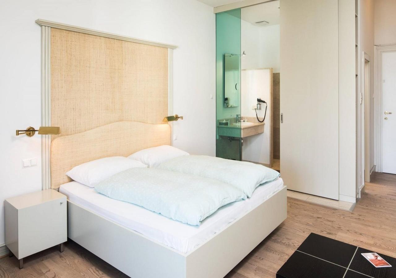 Seehotel Hubertushof Velden am Worthersee Bagian luar foto