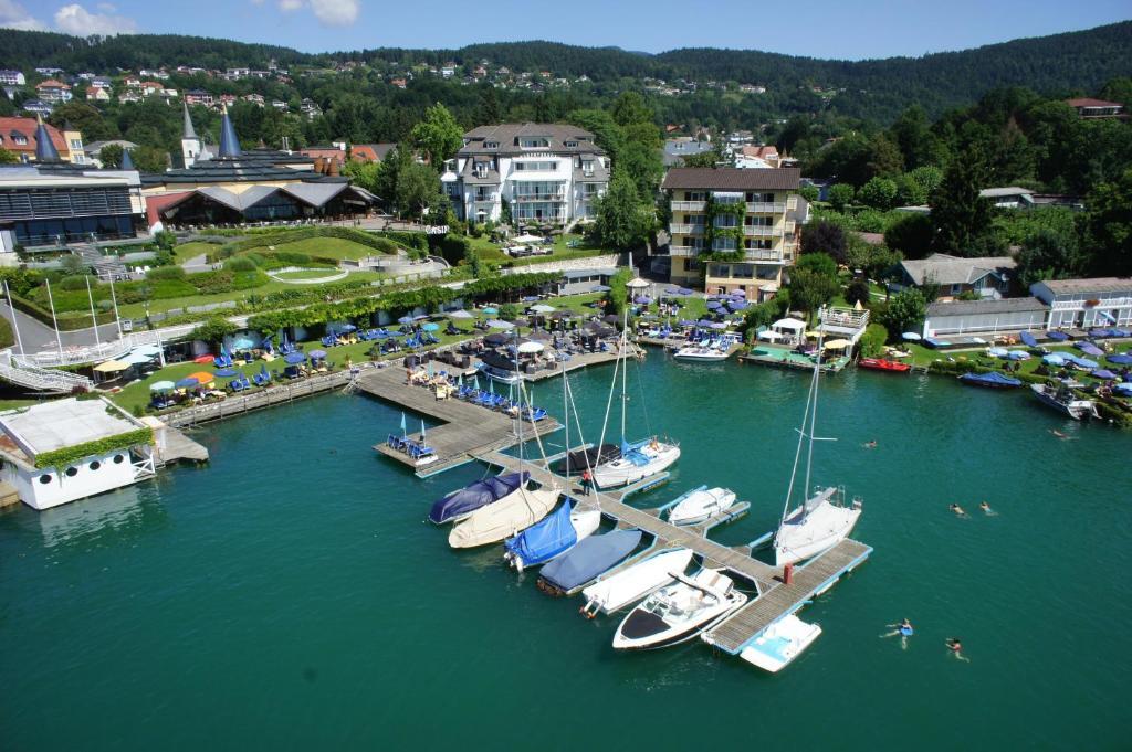 Seehotel Hubertushof Velden am Worthersee Bagian luar foto